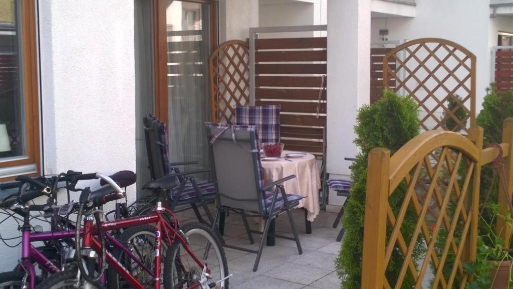 Swinoujscie Platan Patio 2- Berry Apartments Exterior photo